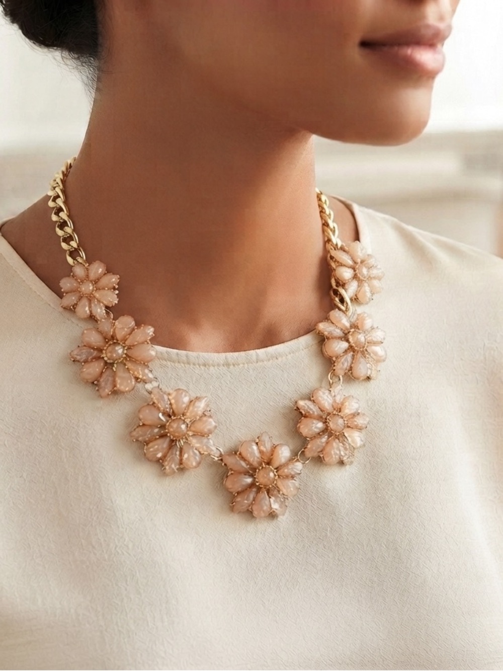 Vintage Floral Gold tone, fashion Necklace 16”